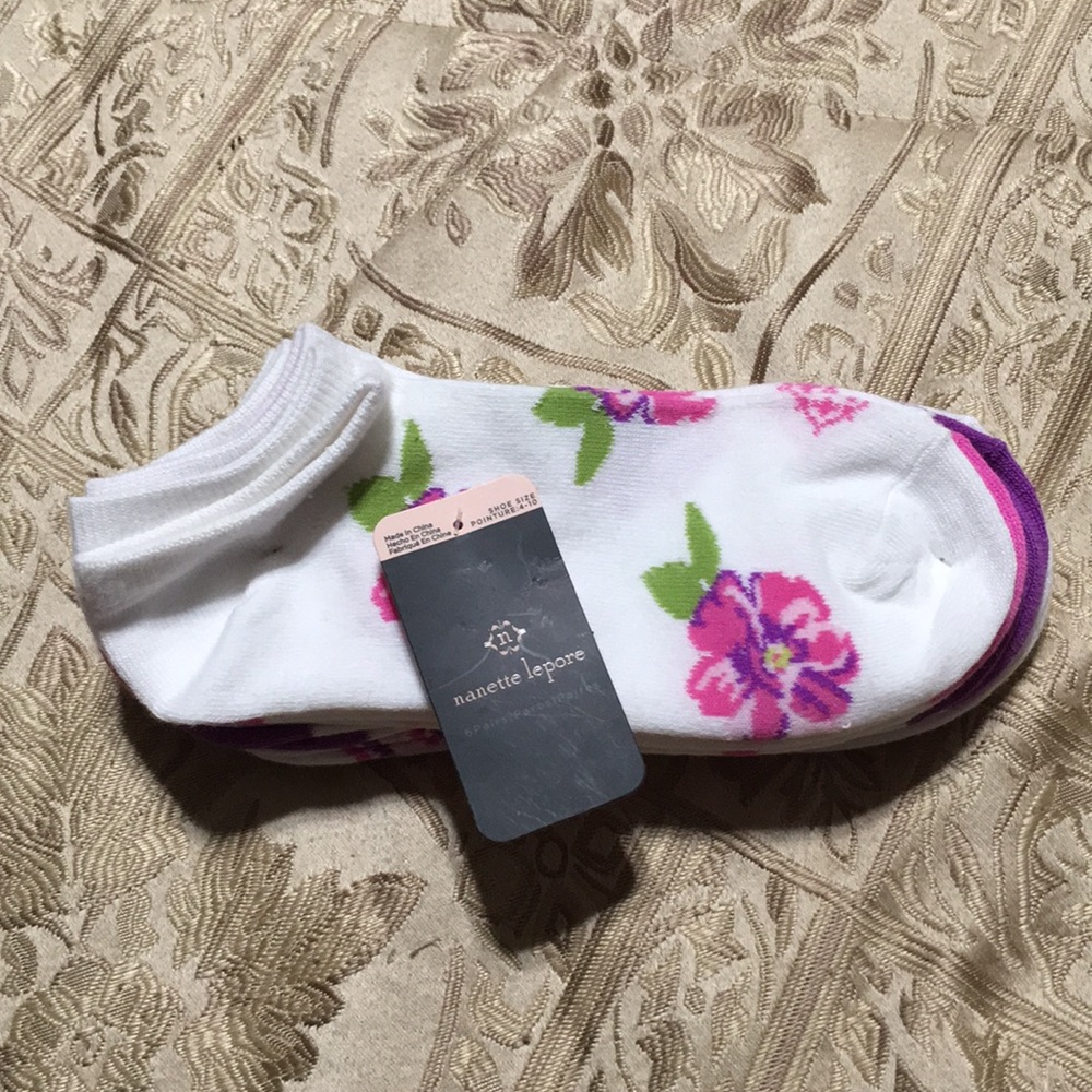 Nanette Lepore 6 Pairs no show socks.